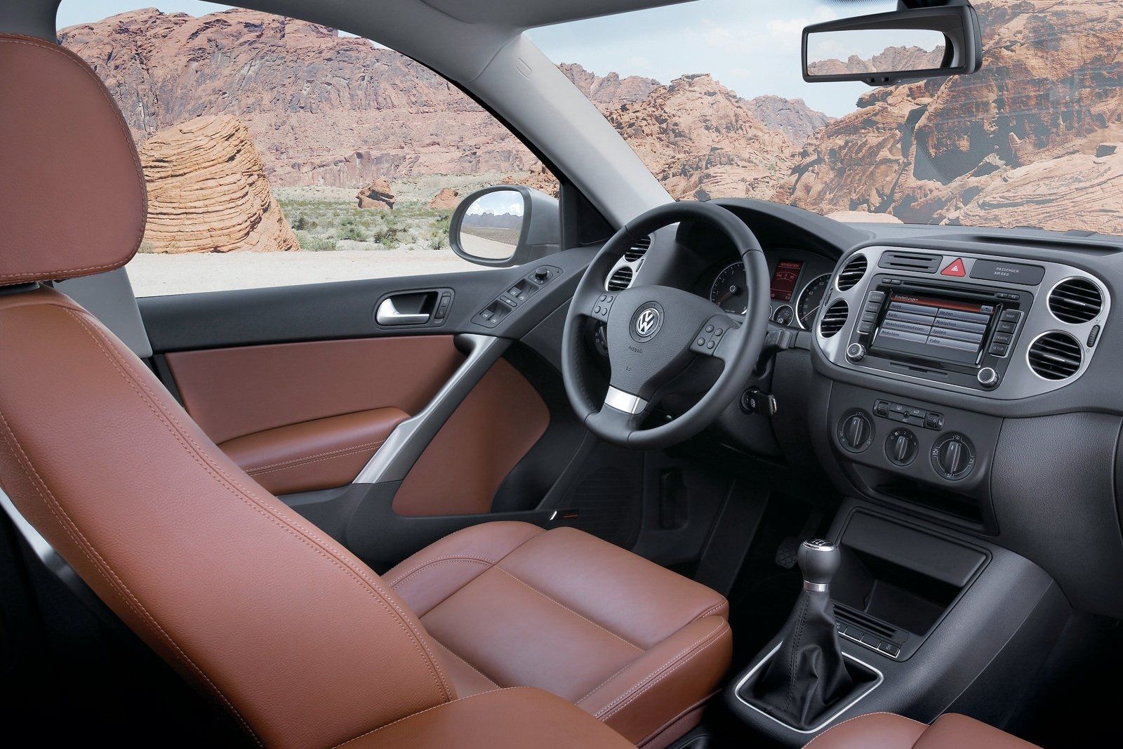 Volkswagen Tiguan против Nissan Qashqai: выбираем лучший кроссовер с пробегом